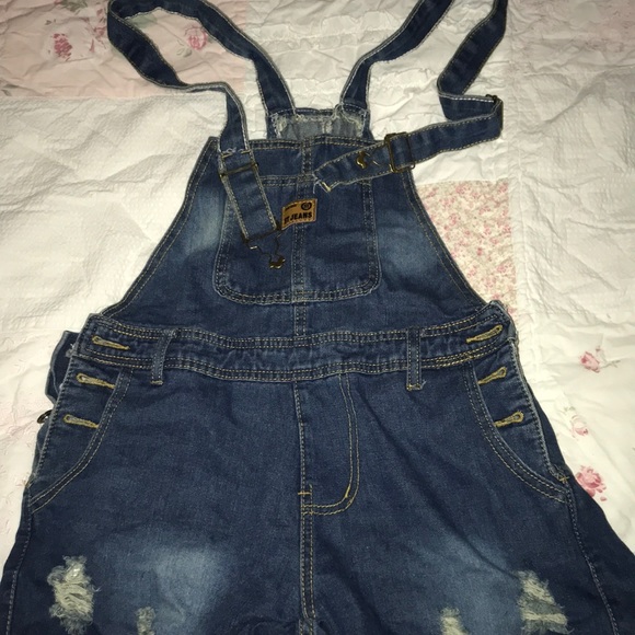 ROMWE Pants - distressed denim overall shorts